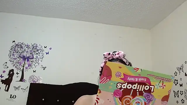 Snapshot of jeff_and_jade chatting on 10.06.25 jeff and jade online show from 10.06.25