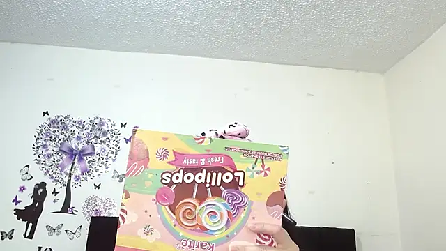 Snapshot of jeff_and_jade chatting on 10.18.25 jeff and jade online show from 10.18.25