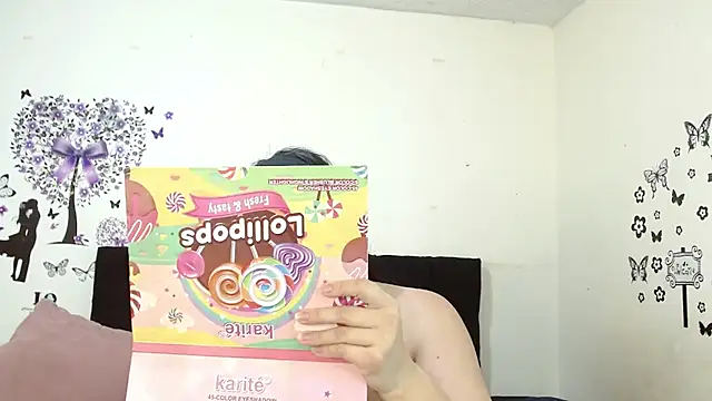 Snapshot of jeff_and_jade chatting on 10.21.25 jeff and jade online show from 10.21.25