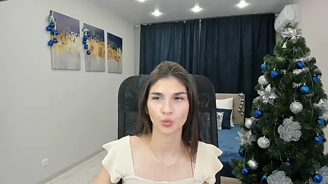 MiaAxel online show from 12.18.24