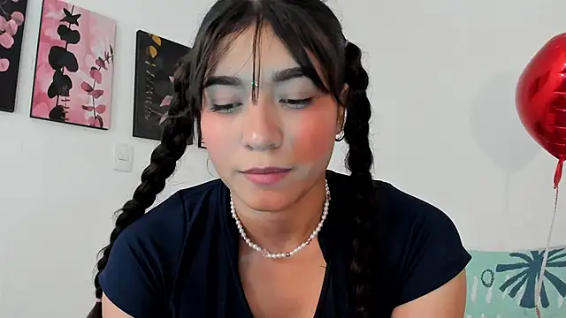 Maia W10 online show from 02.26.25