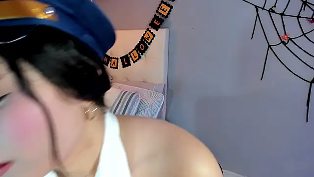 Maia W10 online show from 10.31.25