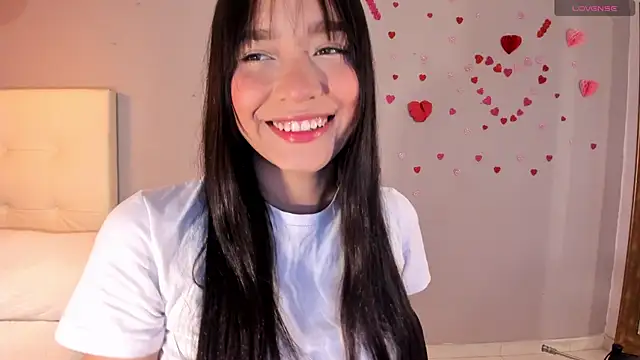 Maia W10 online show from 04.08.26