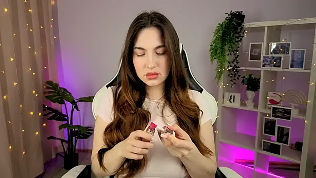 Snapshot of MelissaLovvv chatting on 11.14.25 MelissaLovvv online show from 11.14.25