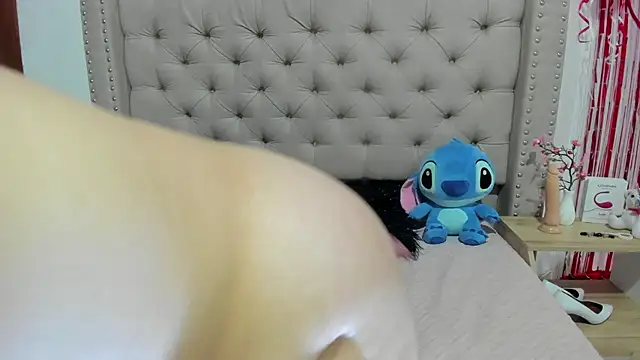 AngeleRoux online show from 02.23.25