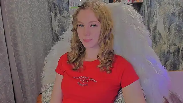 Snapshot of JuxxxsyBunx chatting on 10.30.25 JuxxxsyBunx online show from 10.30.25