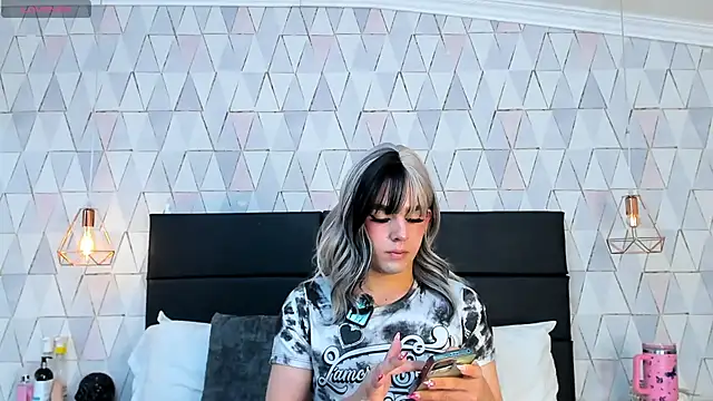 JustinePerry online show from 11.26.25