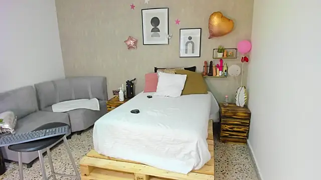 Snapshot of afrodita_martinez chatting on 02.20.25 afrodita martinez online show from 02.20.25