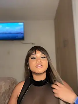 Snapshot of Lucy_wilson5 chatting on 10.24.25 Lucy wilson5 online show from 10.24.25