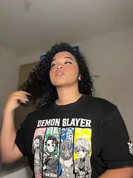 Snapshot of Lucy_wilson5 chatting on 11.03.25 Lucy wilson5 online show from 11.03.25