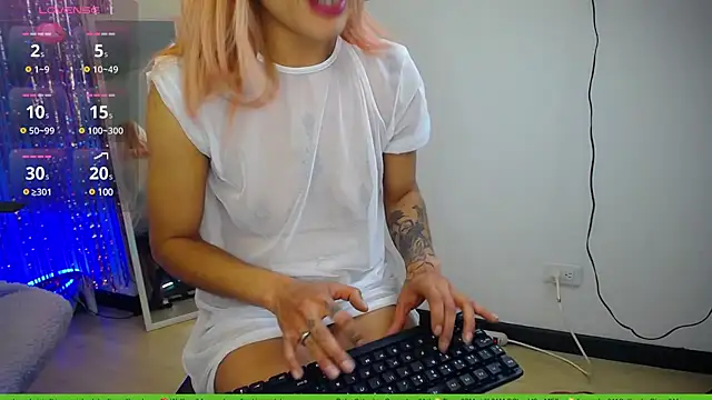 Snapshot of 911Calling chatting on 02.16.25 911Calling online show from 02.16.25