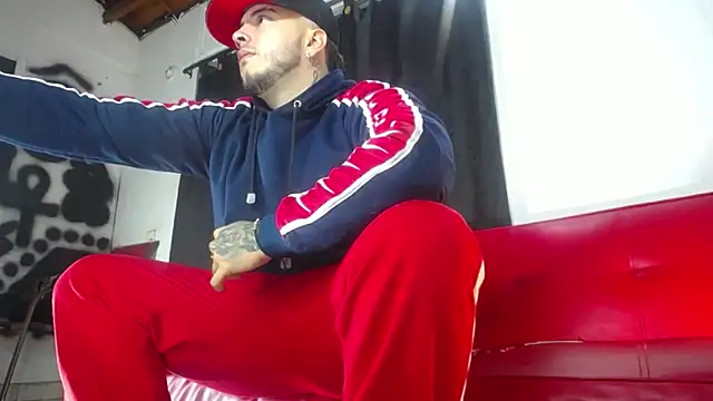 Snapshot of Dexter-T chatting on 12.20.24 Dexter-T online show from 12.20.24