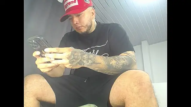 Snapshot of Dexter-T chatting on 09.12.25 Dexter-T online show from 09.12.25