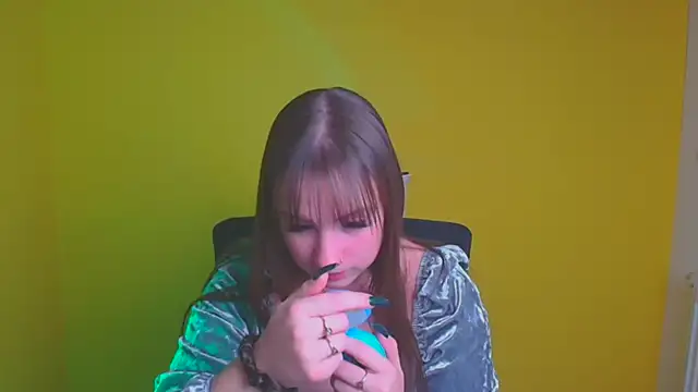 Evelina GG online show from 12.14.24