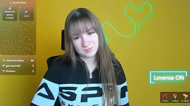 Snapshot of Evelina_GG chatting on 10.19.25 Evelina GG online show from 10.19.25