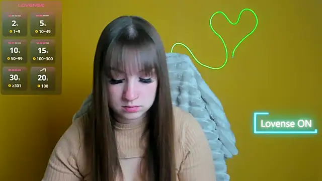 Snapshot of Evelina_GG chatting on 10.30.25 Evelina GG online show from 10.30.25