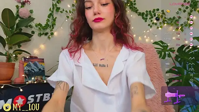Snapshot of MyLou_ chatting on 12.28.24 MyLou online show from 12.28.24