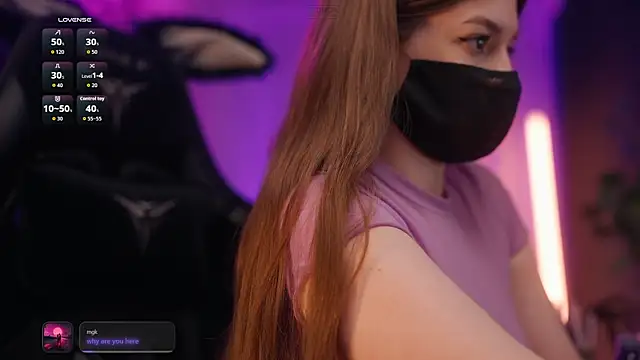 Snapshot of aarimass chatting on 10.02.25 aarimass online show from 10.02.25