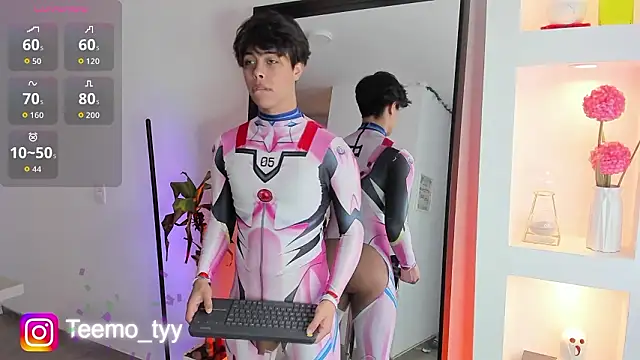 Snapshot of teemotwink chatting on 01.18.26 teemotwink online show from 01.18.26