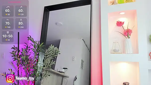 Snapshot of teemotwink chatting on 02.10.26 teemotwink online show from 02.10.26