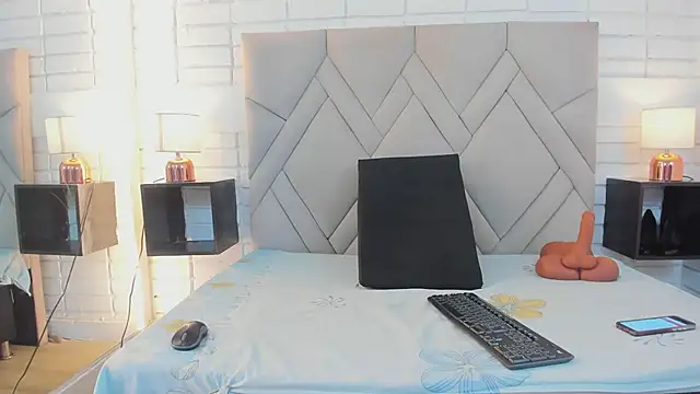 Snapshot of Kasandra_Gomez chatting on 03.21.25 Kasandra Gomez online show from 03.21.25