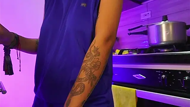 Snapshot of Xgirlxxx chatting on 10.20.25 Xgirlxxx online show from 10.20.25