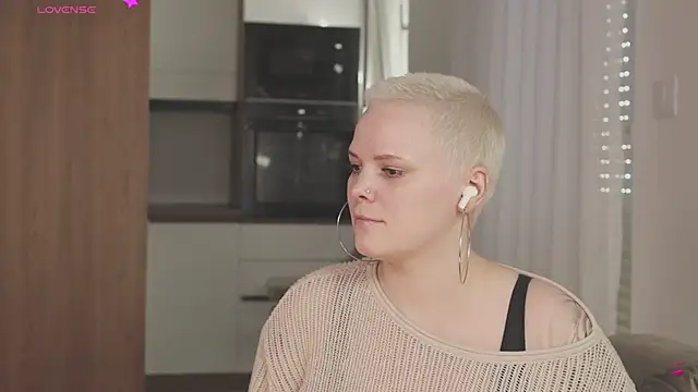 LikaBerry1 online show from 04.11.26