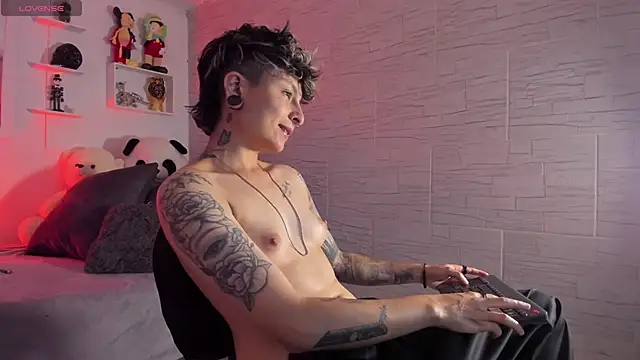 ZuryRamirez  online show from 10.16.25