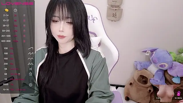 Snapshot of Vaness-a chatting on 02.26.25 Vaness-a online show from 02.26.25