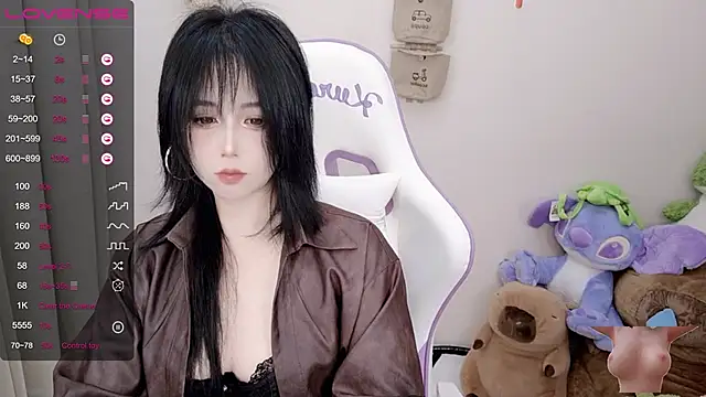 Snapshot of Vaness-a chatting on 03.07.25 Vaness-a online show from 03.07.25