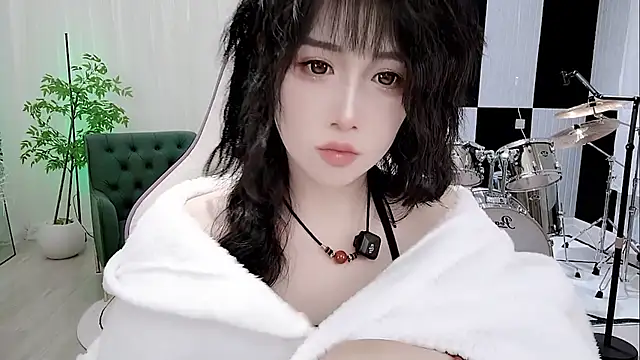 Snapshot of Vaness-a chatting on 09.21.25 Vaness-a online show from 09.21.25