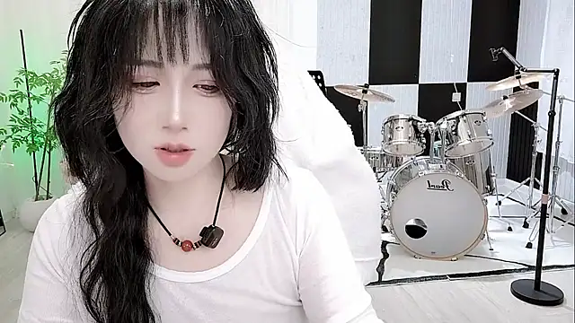 Snapshot of Vaness-a chatting on 09.26.25 Vaness-a online show from 09.26.25