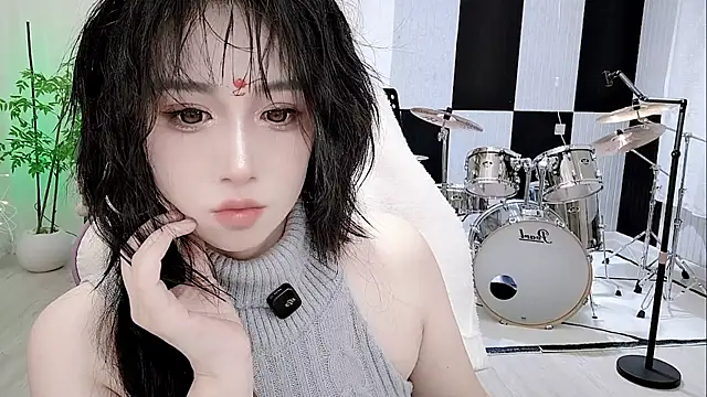 Snapshot of Vaness-a chatting on 09.29.25 Vaness-a online show from 09.29.25