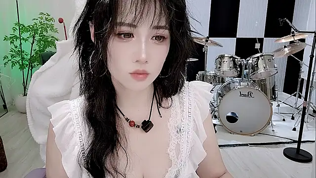 Snapshot of Vaness-a chatting on 10.03.25 Vaness-a online show from 10.03.25