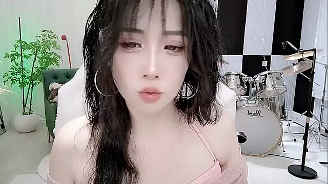 Snapshot of Vaness-a chatting on 10.07.25 Vaness-a online show from 10.07.25