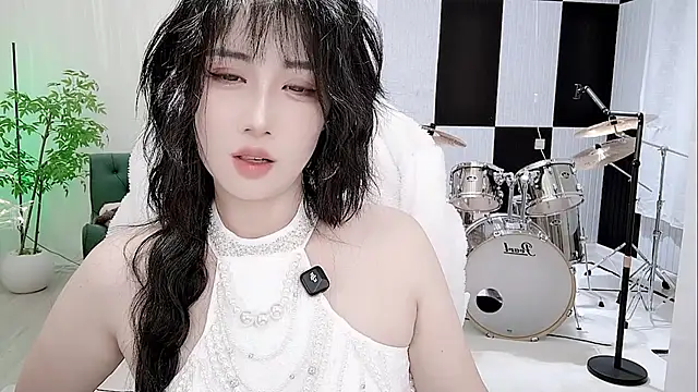 Snapshot of Vaness-a chatting on 10.09.25 Vaness-a online show from 10.09.25