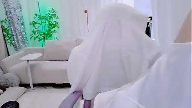 Vaness-a online show from 11.16.25