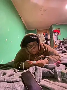 Snapshot of dondivax3 chatting on 12.20.24 dondivax3 online show from 12.20.24