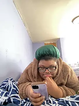 Snapshot of dondivax3 chatting on 02.28.25 dondivax3 online show from 02.28.25