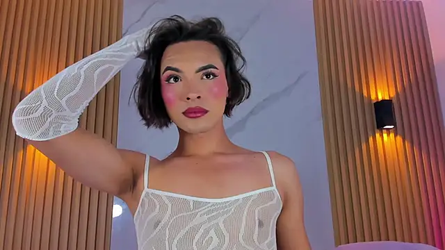 Snapshot of miss_Ari chatting on 12.16.24 miss Ari online show from 12.16.24