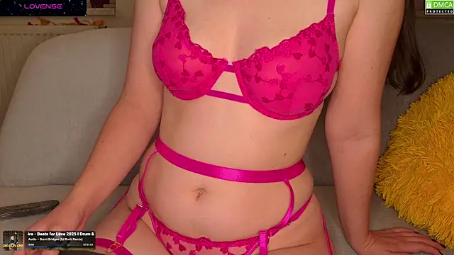 Scarlettt Beauty online show from 09.24.25