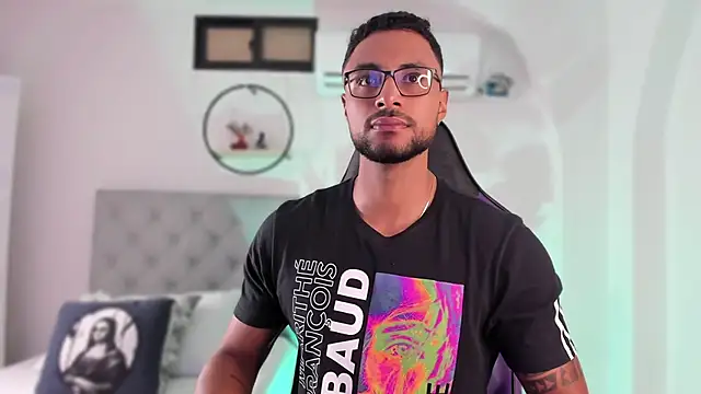 LiamGarcia1 online show from 12.18.24