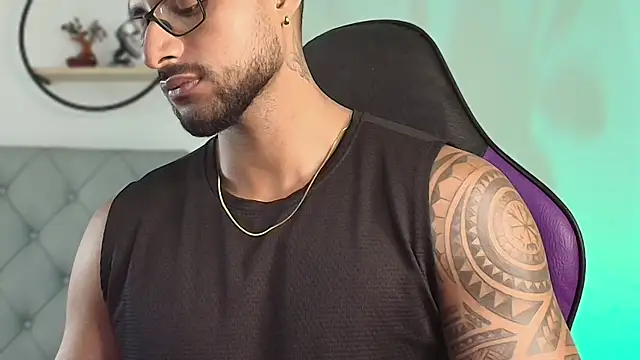 LiamGarcia1 online show from 12.21.24