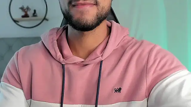 LiamGarcia1 online show from 12.22.24