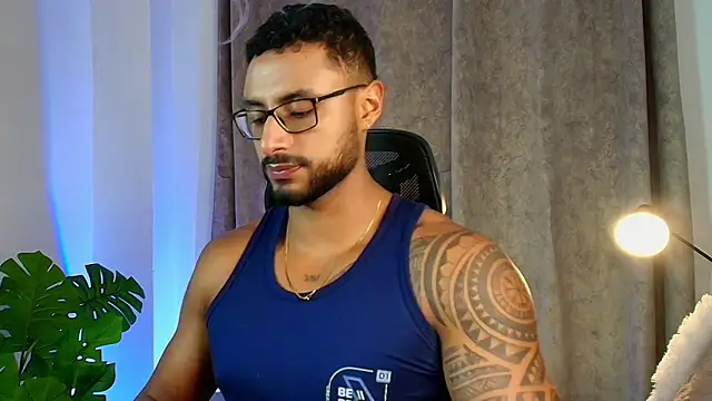 LiamGarcia1 online show from 02.28.25