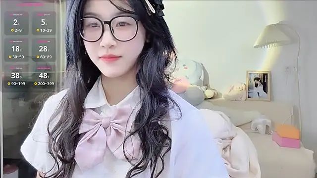 Snapshot of Luminous163 chatting on 10.22.25 Luminous163 online show from 10.22.25