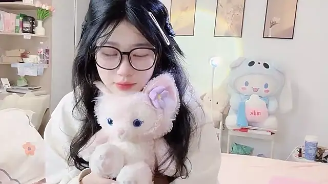 Snapshot of Luminous163 chatting on 10.26.25 Luminous163 online show from 10.26.25