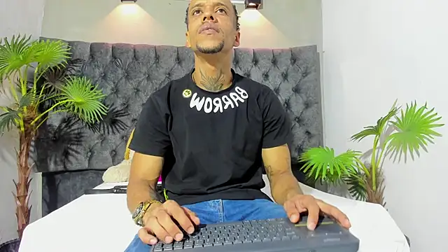 Snapshot of Salomon_koude chatting on 06.15.26 Salomon koude online show from 06.15.26