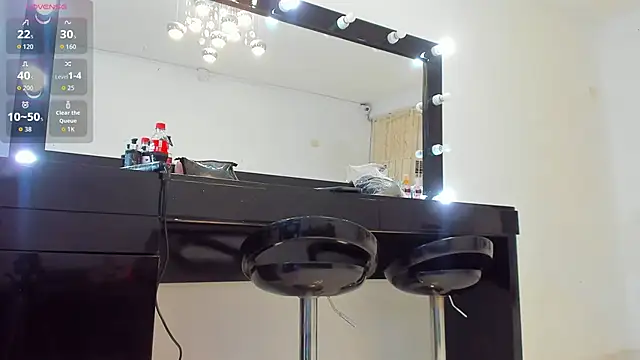 ElisabethMassey online show from 12.20.25