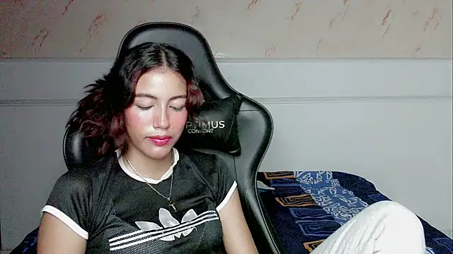 dayanita hot  online show from 02.08.25